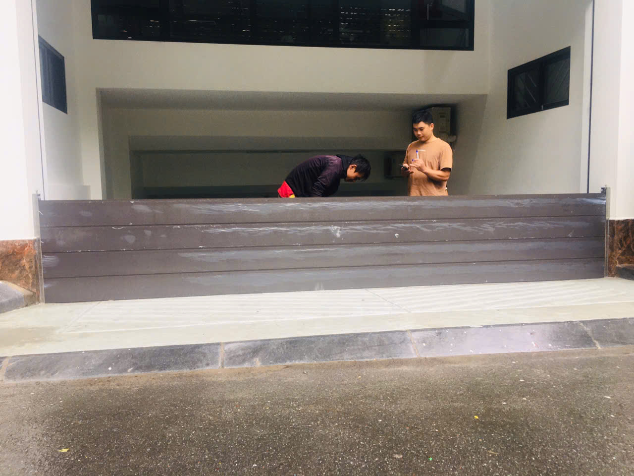 Tầng hầm
